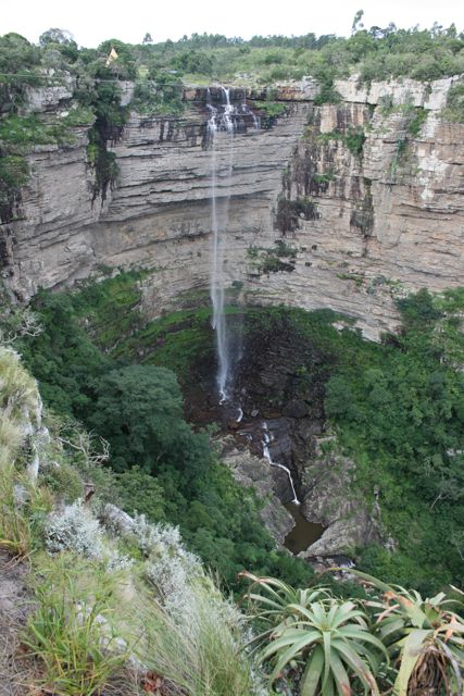 Waterfall in the Oribi Gorge: 